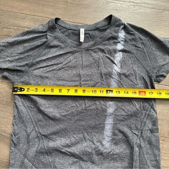 Athleta T Shirt Womens Large Gray Short Sleeve Top - Picture 5 of 6